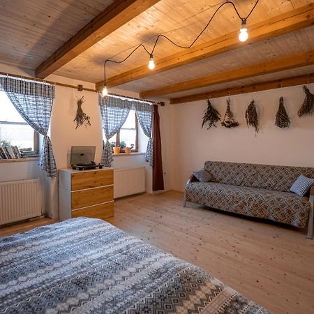 Prizemi Vesnicke Usedlosti - Cozy Village Homestead Vidov Eksteriør billede